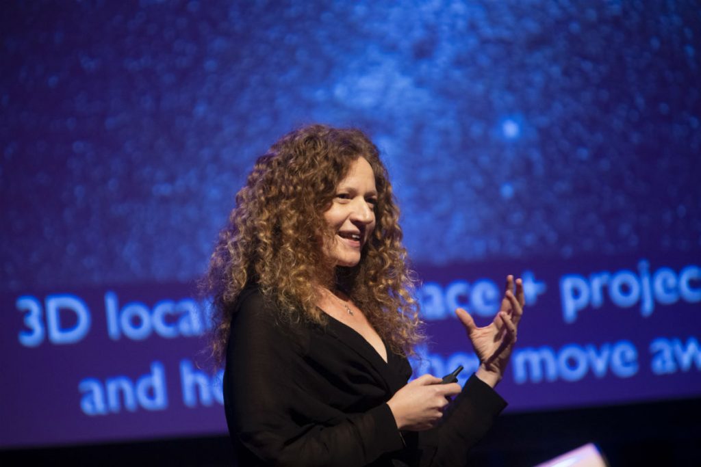 Amina Helmi op het Gala van de Sterrenkunde